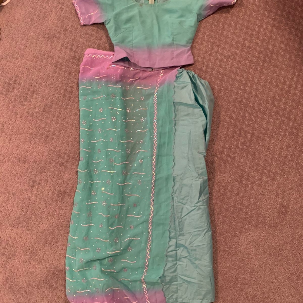 Saree - Picture 3 of 3